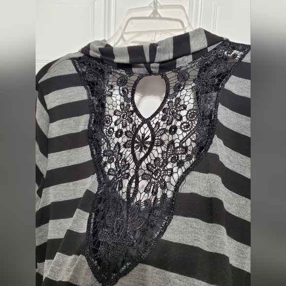 Deb Black & Gray Striped Cardigan with Lace Trim size 2XL - Picture 11 of 11
